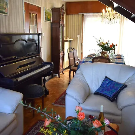 Dad'S House *